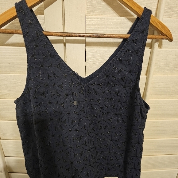 Ladies a new day tank blouse - Picture 4 of 5